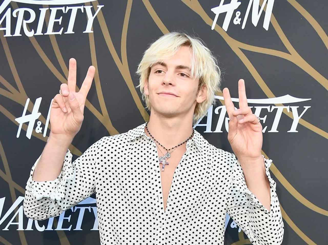 ロス・リンチ、ヌード流出を否定も「僕の裸はコチラから」と巧みに誘う