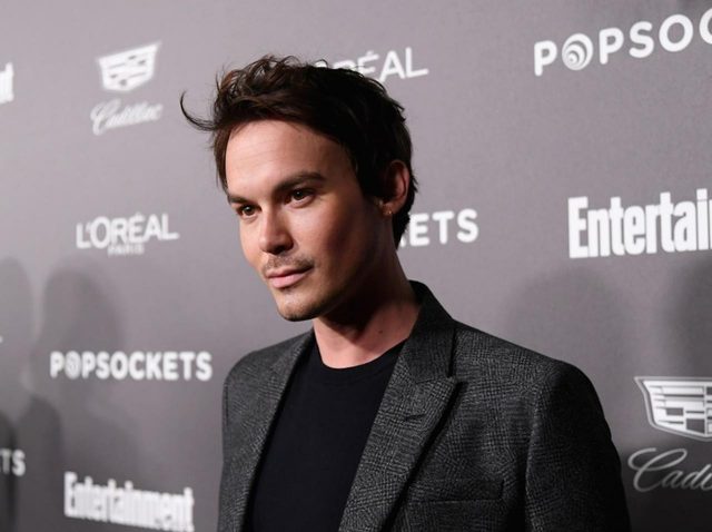 『プリティ・リトル・ライアーズ』タイラー・ブラックバーンが「クィア」を公表