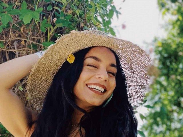 可愛いフェスファッションといえば、ヴァネッサ・ハジェンズ！