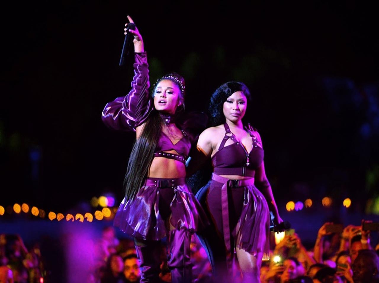 【コーチェラ】アリアナ・グランデとニッキー・ミナージュが「何も聞こえない…」トラブル発生