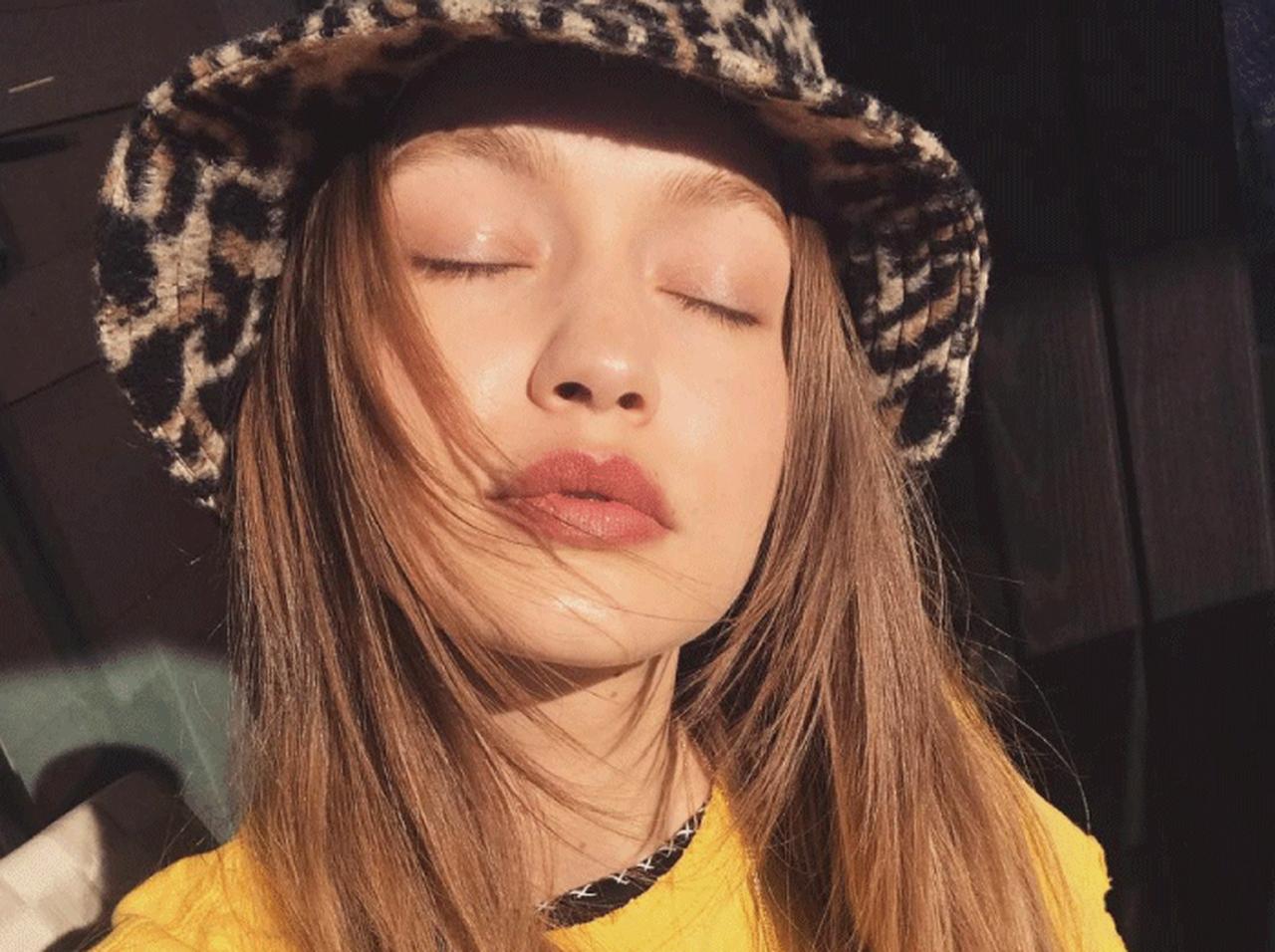 ジジ・ハディッドのオシャレ3日間Tシャツコーデ!