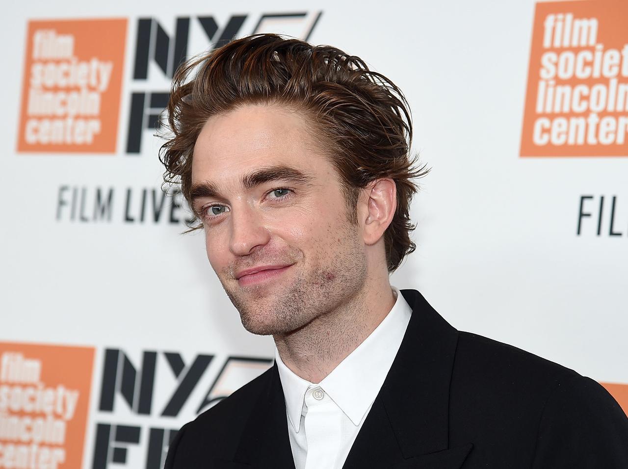 ロバート・パティンソンが『トワイライト』を見返して思ったこととは？