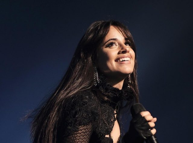 カミラ・カベロ、フィフス・ハーモニーの楽曲で踊る姿を見せる