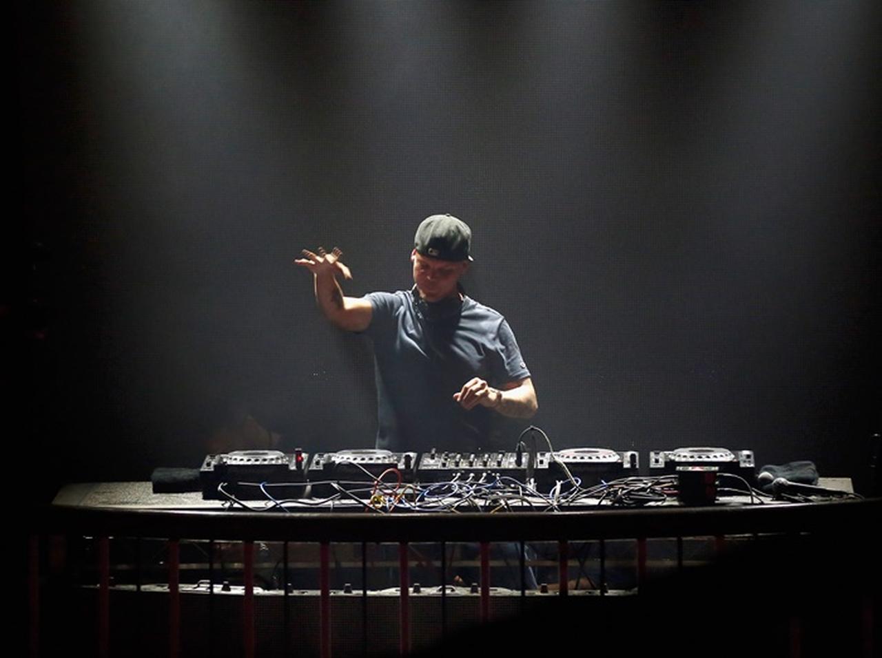 アヴィーチー、1周忌に恋人がレア動画を公開して追悼