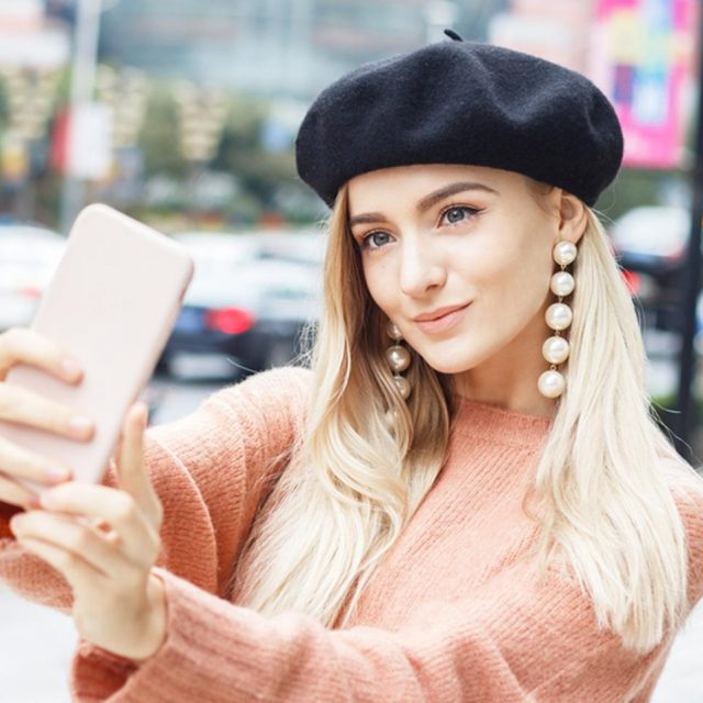 海外おしゃれ女子が夢中なインスタ映えアイテムは学校にもある「半裸のアレ」
