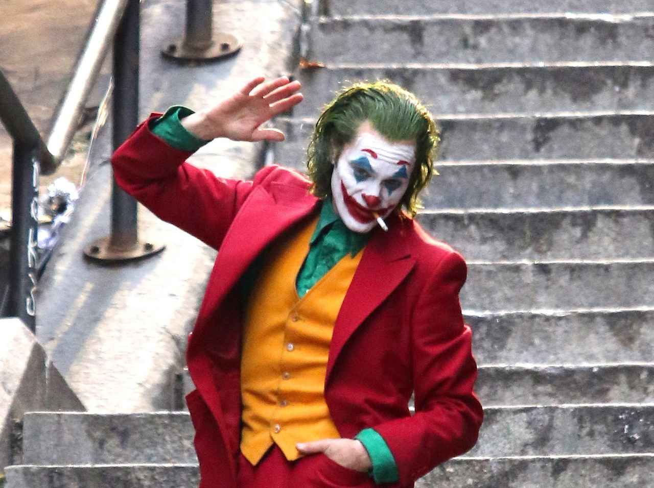 ジョーカーの誕生を描くDCコミックス映画『Joker』のポスターが初見え