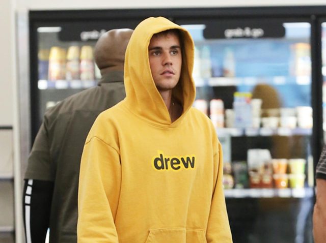 ジャスティン・ビーバー、「故人を嘲笑」した女性キャスターに嫌悪感露わ