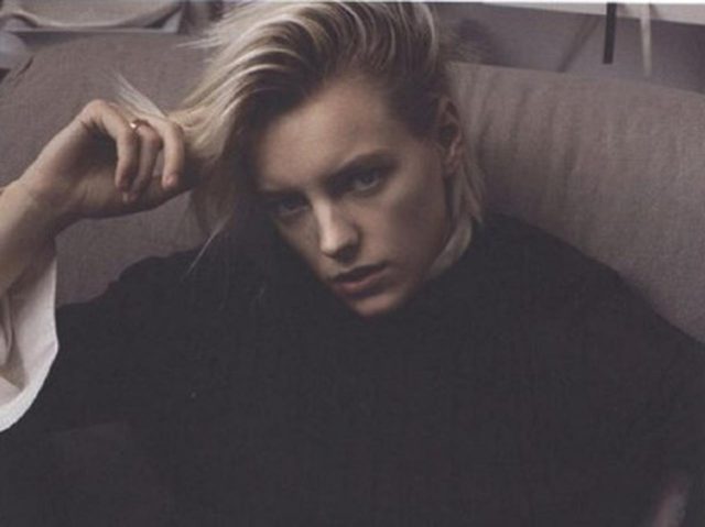 イケメン美女エリカ・リンダーが、美しすぎるパリジェンヌに大変身【動画】