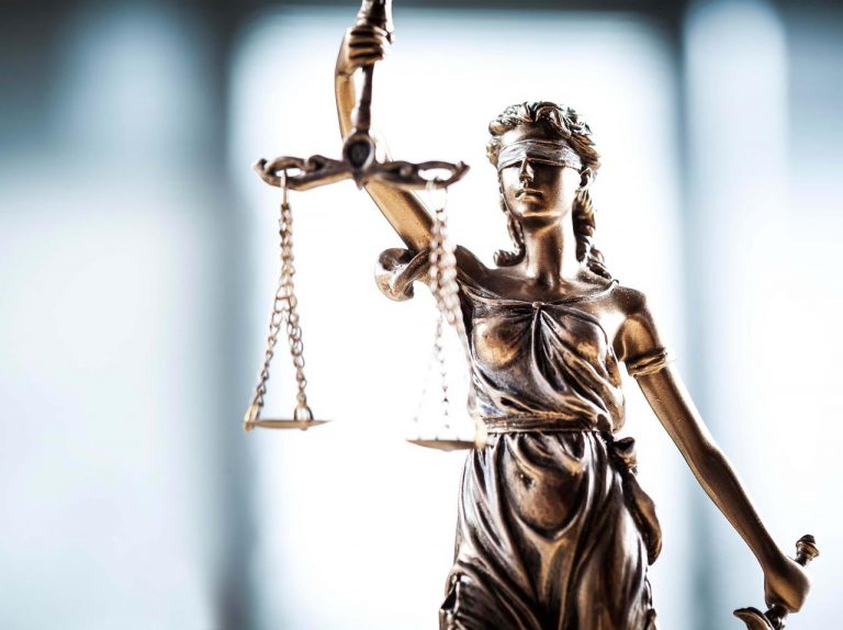 レイプされた時「〇〇しましたか?」、裁判官の『不適切な質問』に言葉を失う