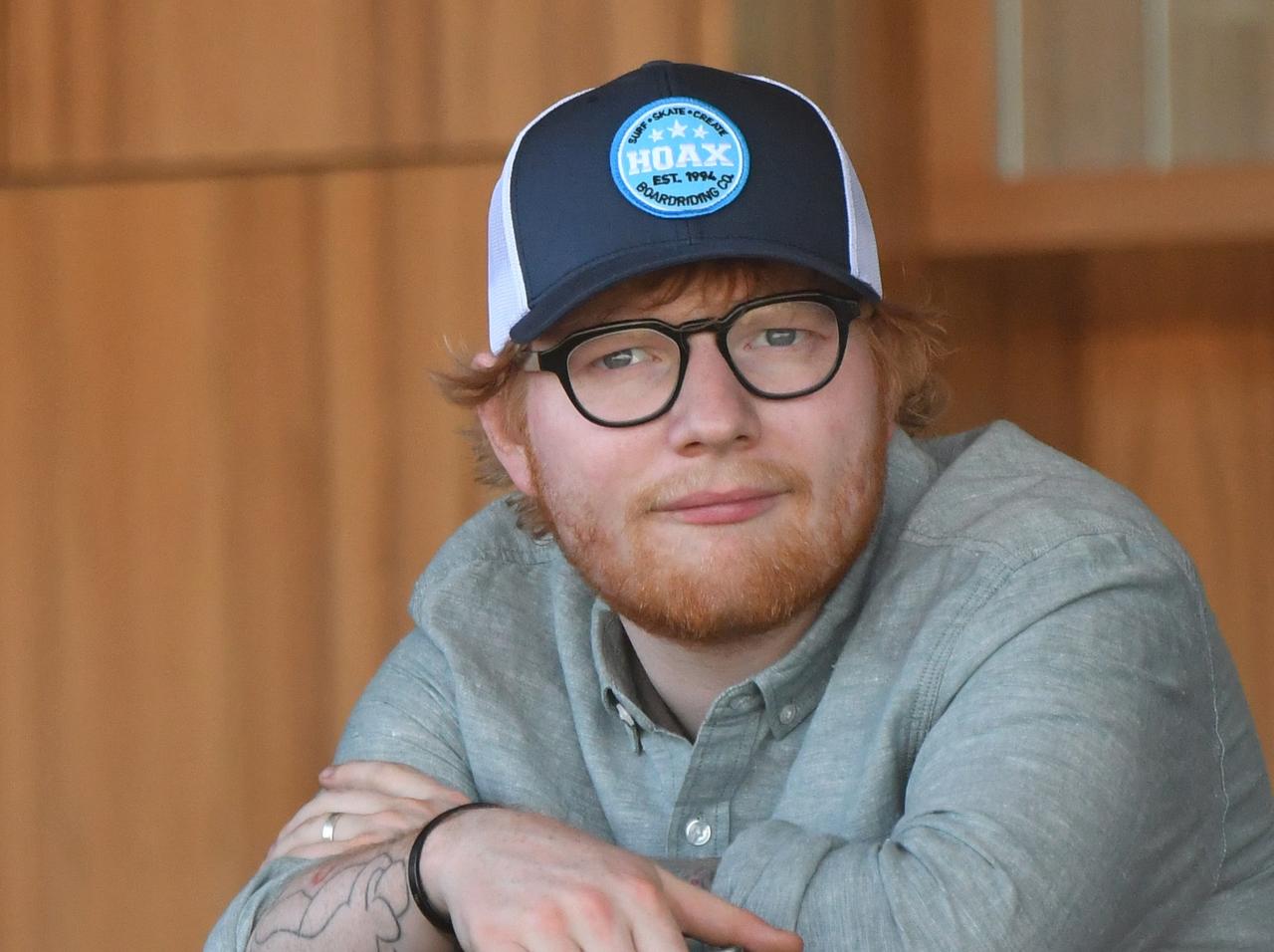 エド・シーランが来日中！北海道日本ハムファイターズを応援