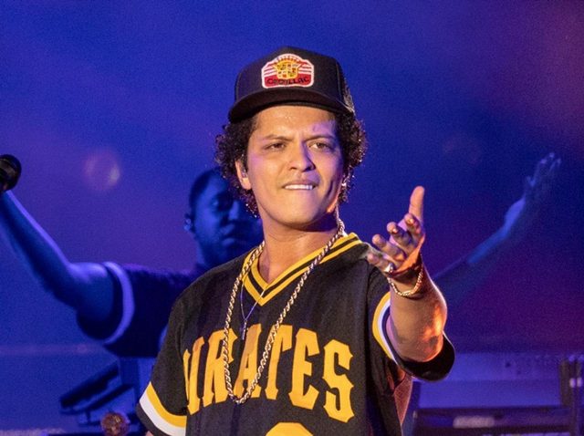 ブルーノ・マーズ、亡き母に宛てた「毎日が母の日」メッセージが心に染みる