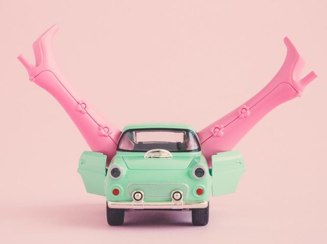 自動運転中の車の中で「性行為」をした男女をアダルトサイトが公開処刑