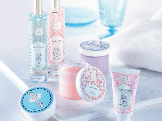 アリエルなど、ディズニープリンセスが人気コスメブランドとコラボ