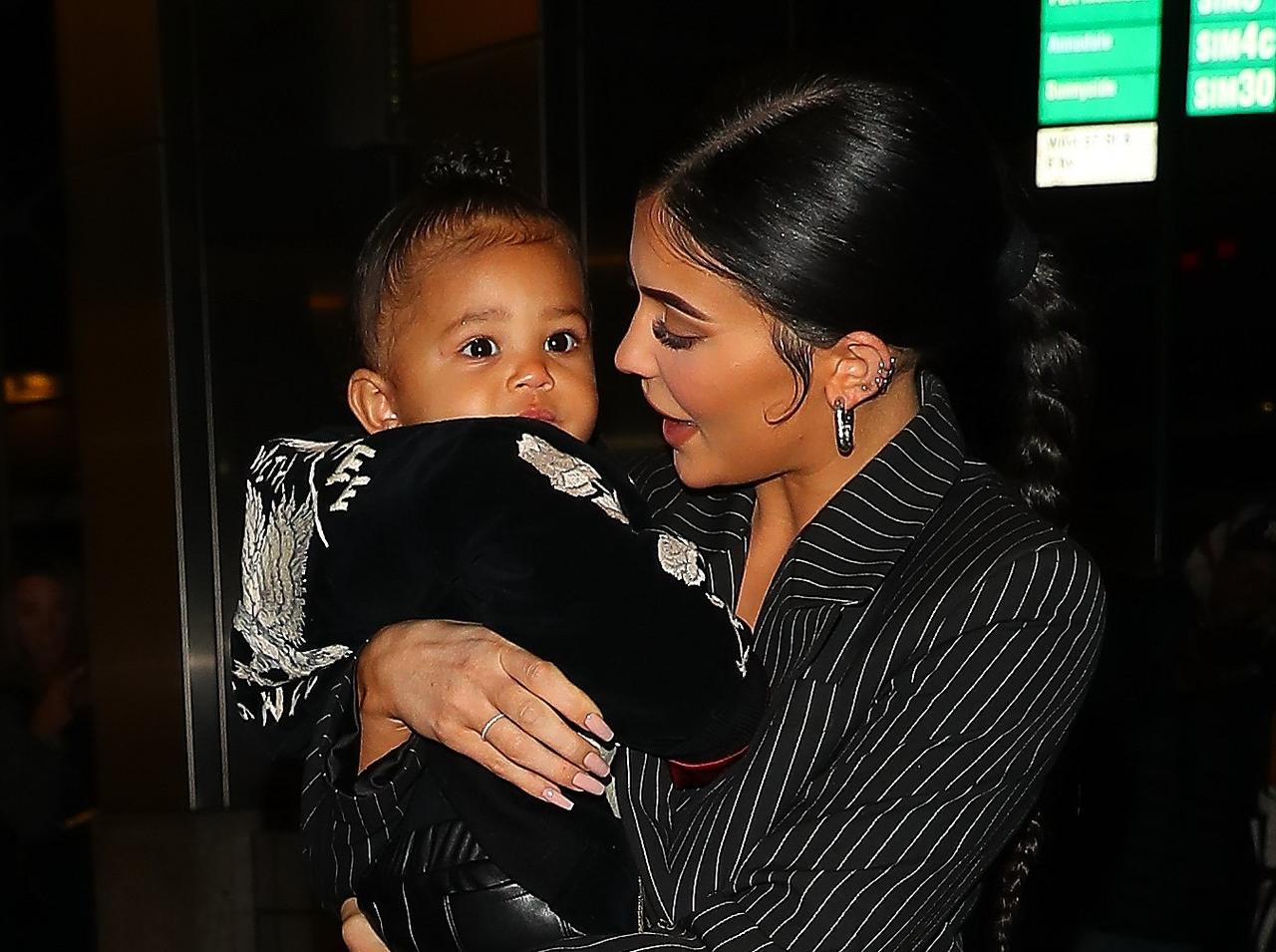 カイリー・ジェンナー1歳愛娘、ある「日本食」を食べつくす