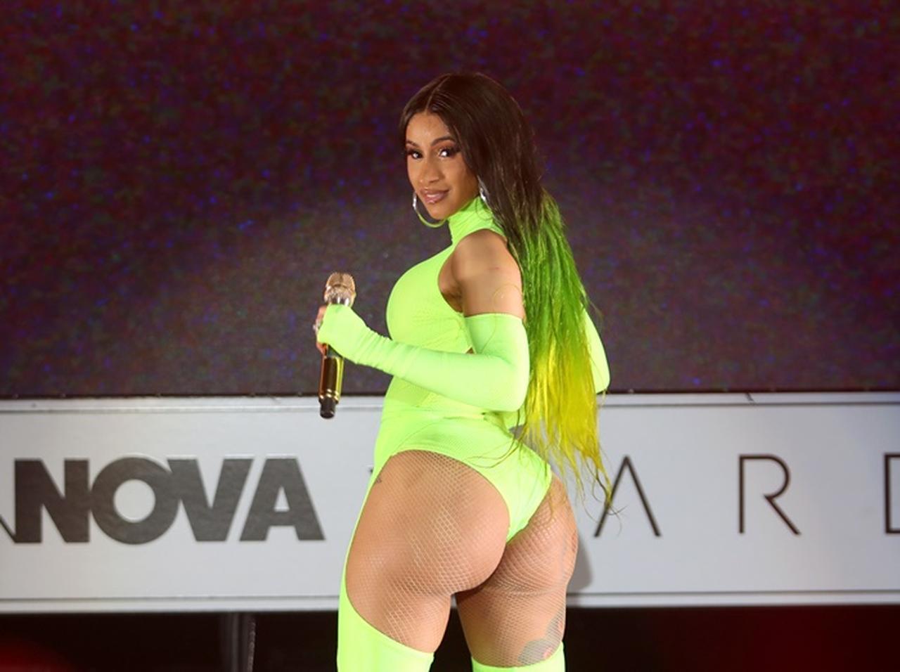 カーディ・B、量販店で「パンティを選んでる時は〇〇しないで」とお願い