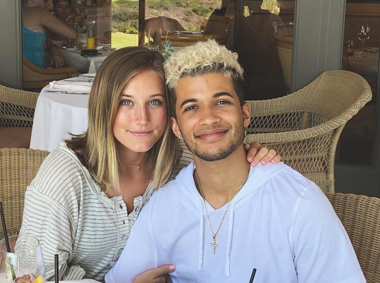 ジョーダン・フィッシャーが婚約！婚約するまでの動画がロマンティック