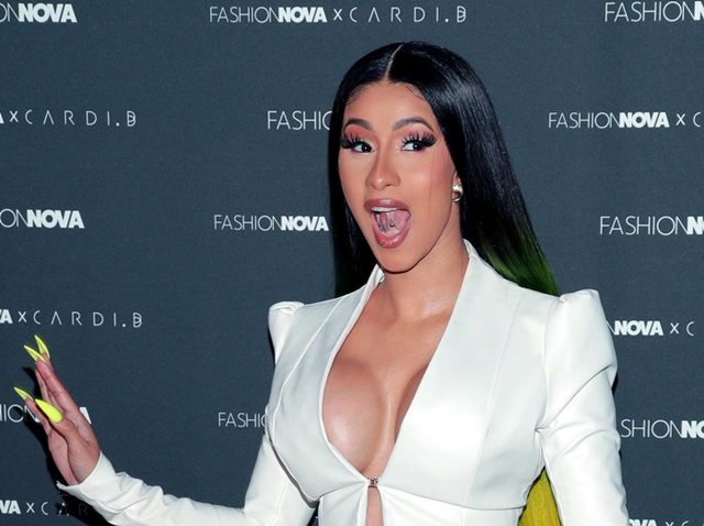 カーディ・B、メットガラでつけてた「乳首カバー」の“正体”に震える