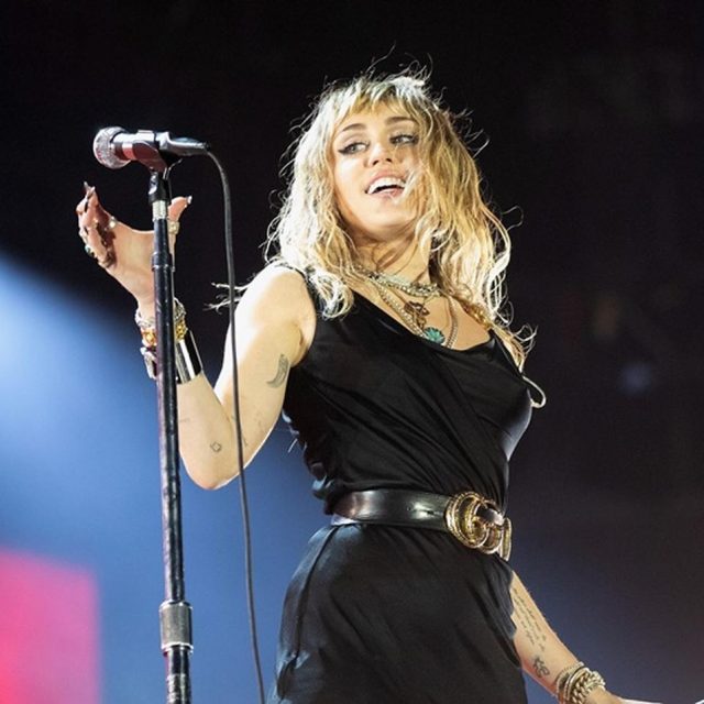 マイリー・サイラスが帰ってきた！『She Is Coming』発売＆新曲では「下ネタ」も健在