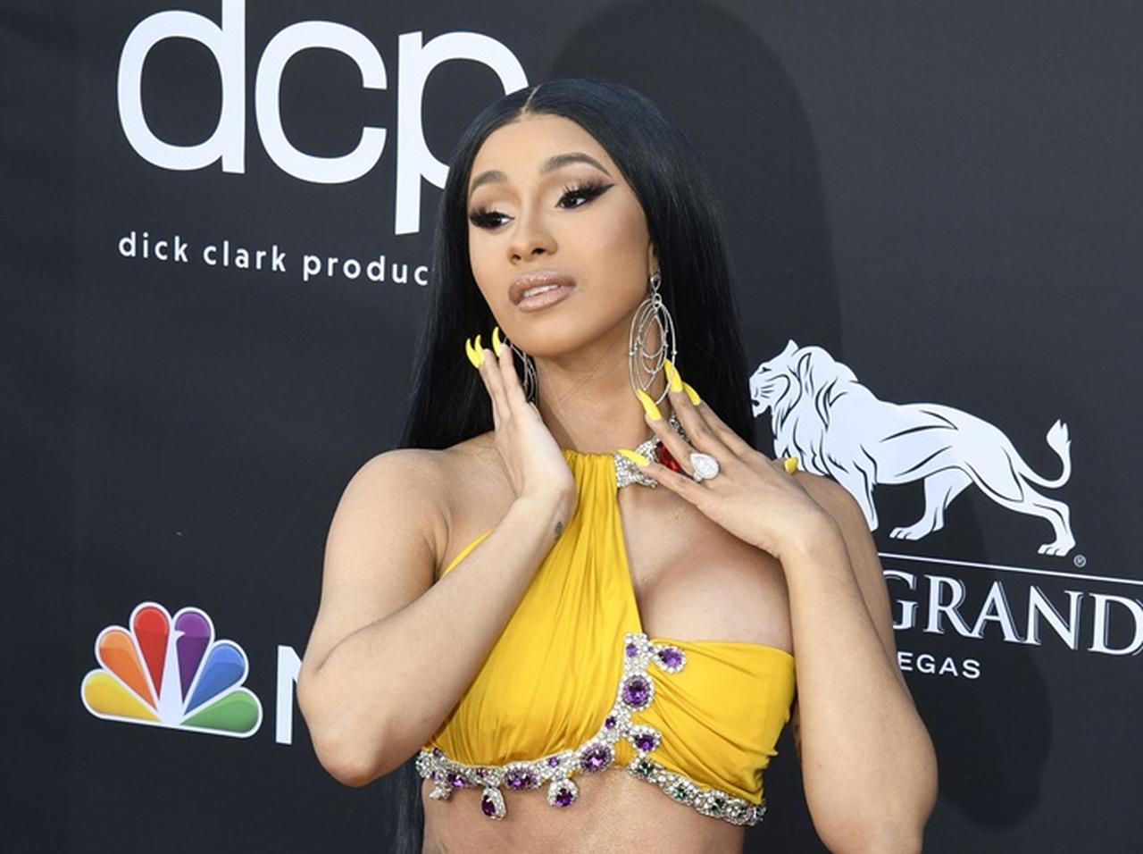 カーディ・B、夫を欲情させる「魔法の言葉」で巧みに誘惑