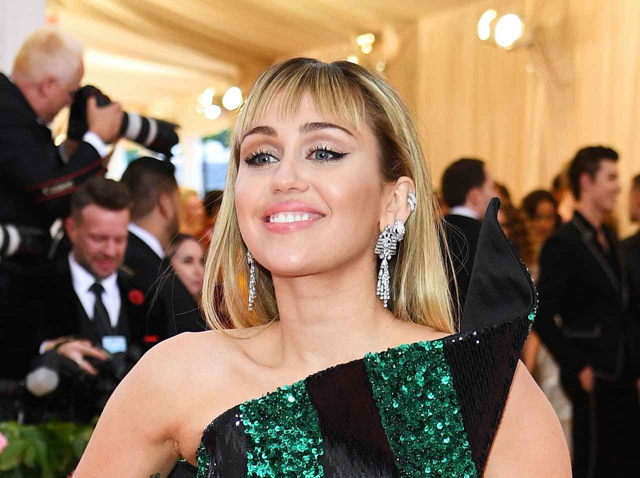 マイリー・サイラス、他人に「触られるのが好き」な場所はあそこ