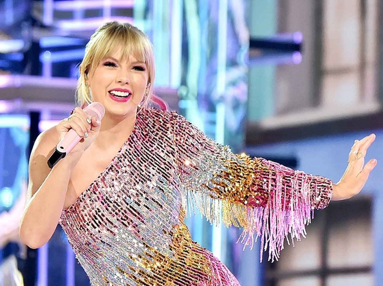 テイラー・スウィフト、30歳になるにあたって「必ず聞かれる質問」にイラッ