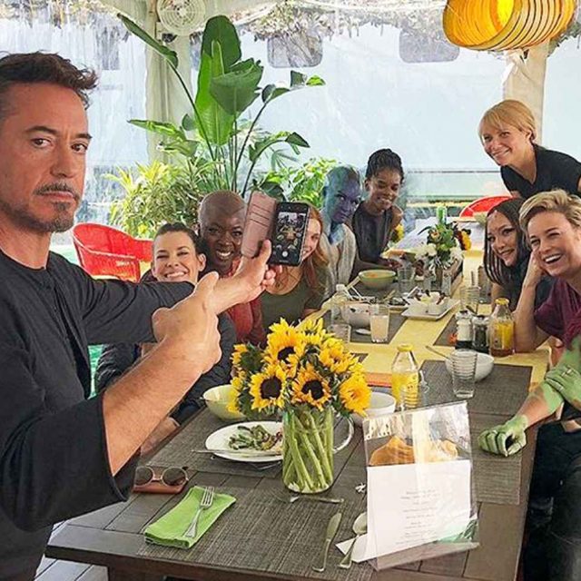 『アベンジャーズ』女子会が開催、ロバート・ダウニー・Jrが粋なはからい