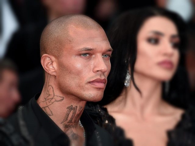 「イケメンすぎる犯罪者」ジェレミー・ミークス、カンヌ映画祭で「破局」疑われる