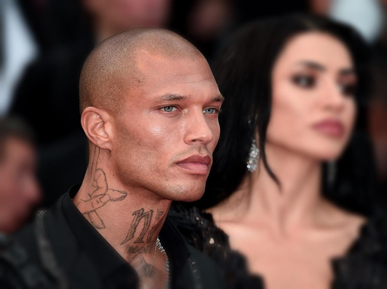 「イケメンすぎる犯罪者」ジェレミー・ミークス、カンヌ映画祭で「破局」疑われる