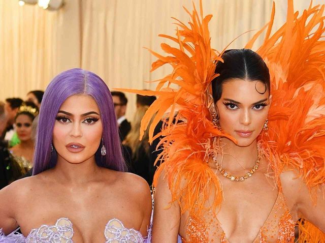 ケンダル、カイリー・ジェンナー姉妹、あのディズニーキャラクターに扮して登場【メットガラ2019】