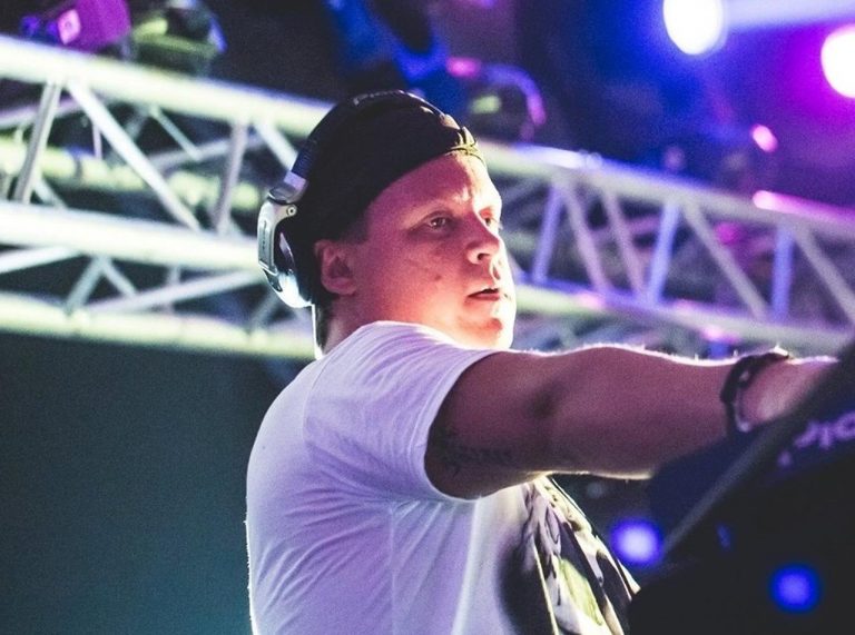 豪DJアダム・スカイがバリのホテルで失血死、友人救おうとして