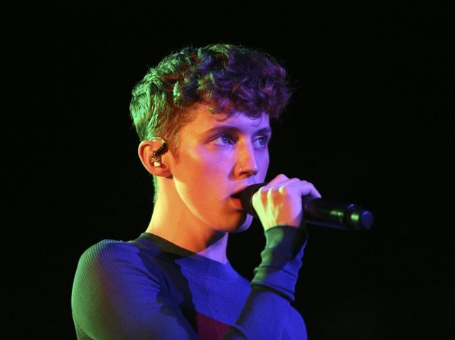 トロイ・シヴァン、一夜限りの初の単独来日公演をレポート