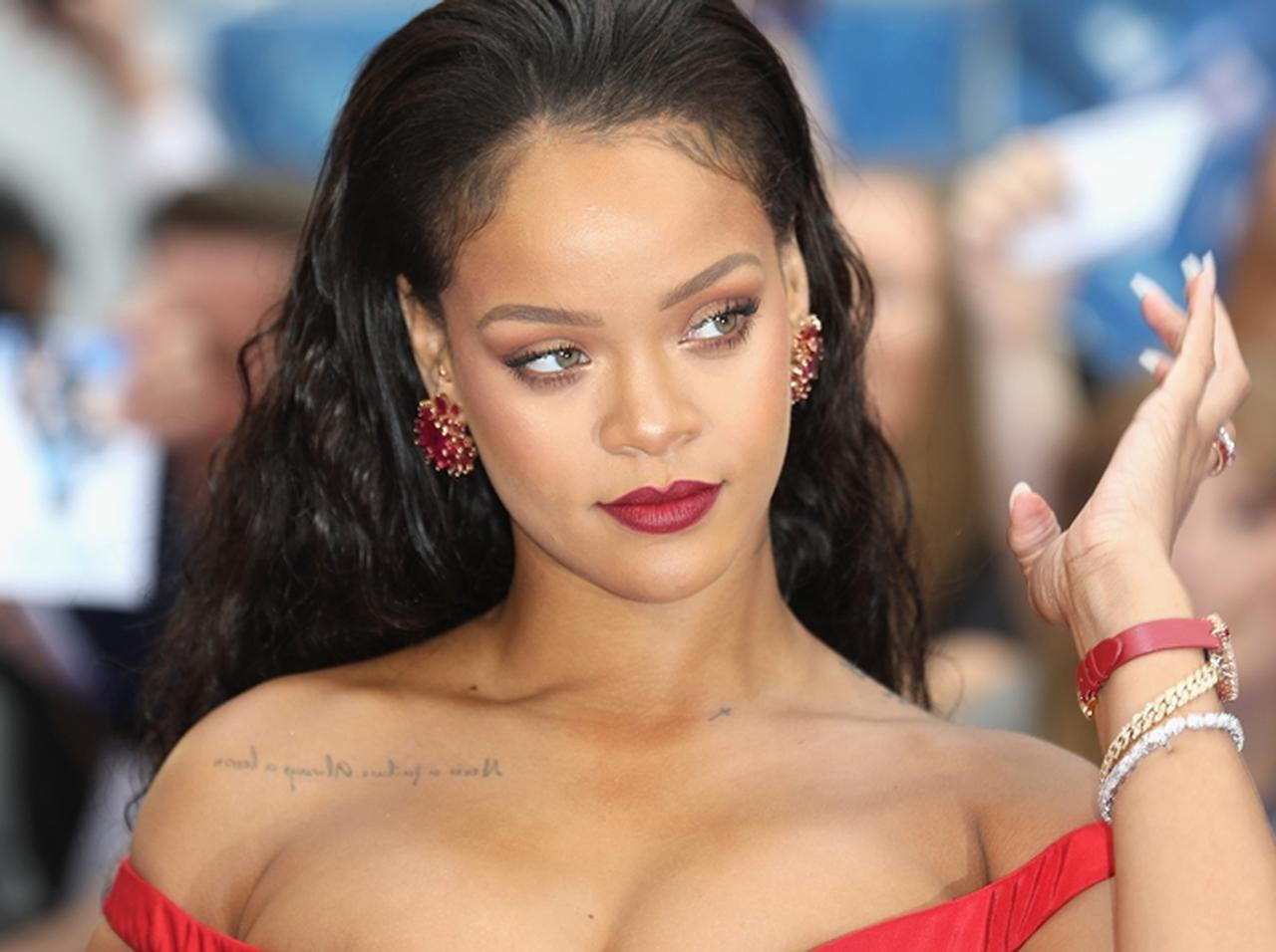 リアーナ、自身のブランドを「リアーナ」ではなく「フェンティ」と名付けた理由