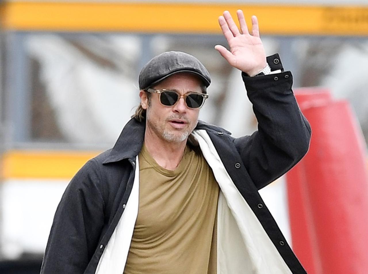 ブラッド・ピット、離婚騒動で“お世話になった”人とベネチアで再会【写真アリ】