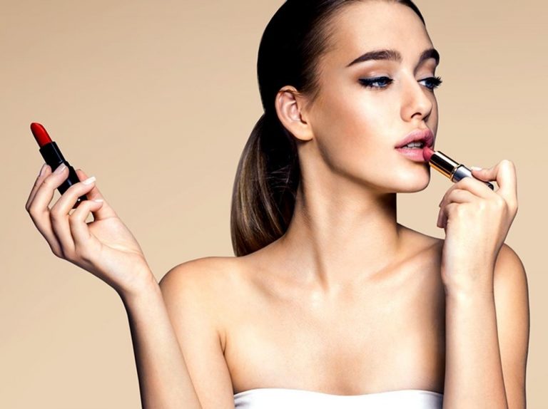 リップメイクの2大トレンド！古さを感じさせない口紅のつけ方とは？