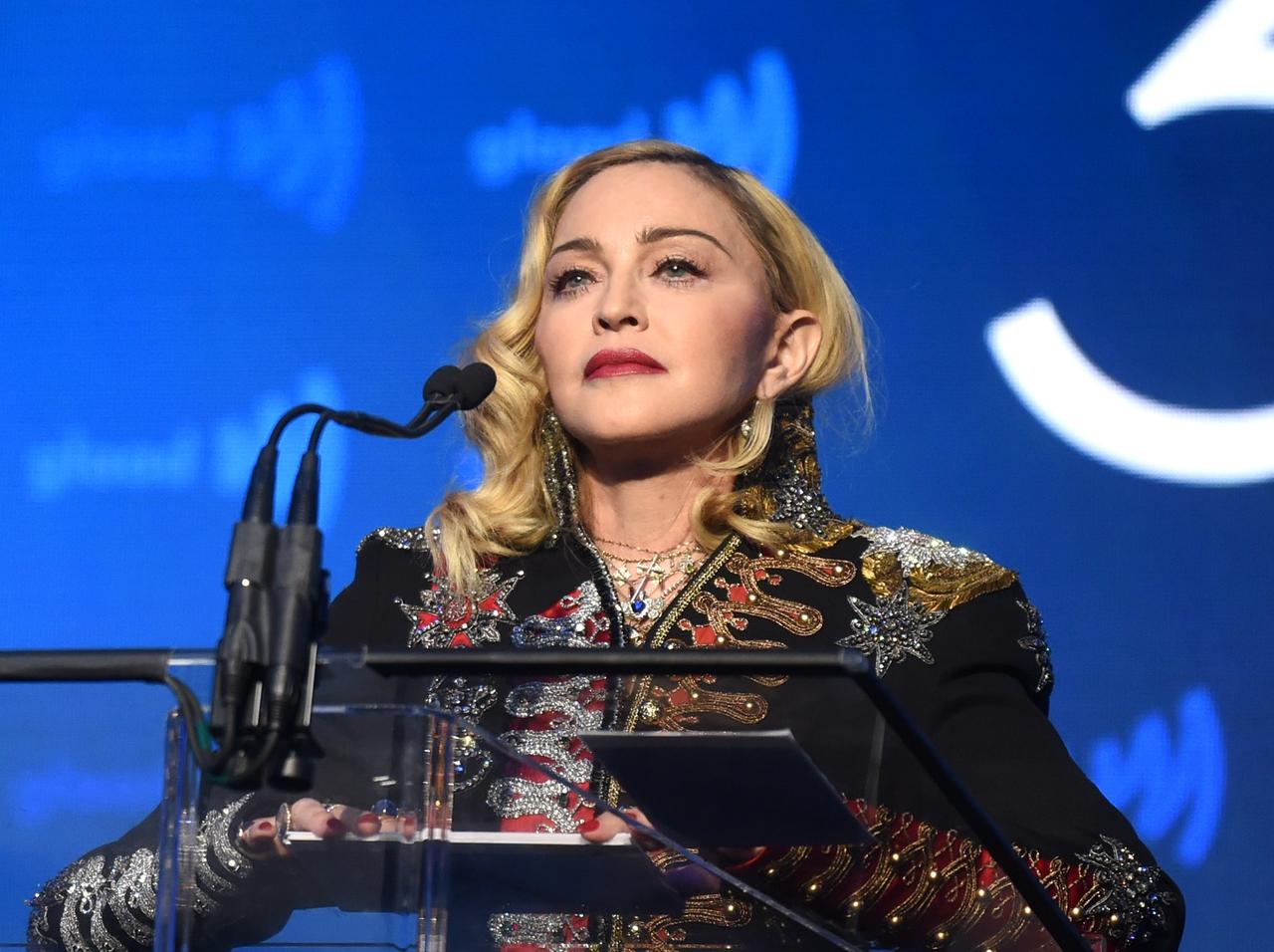 ポップの女王マドンナを作り出したのは、たった1人の「ゲイの先生」