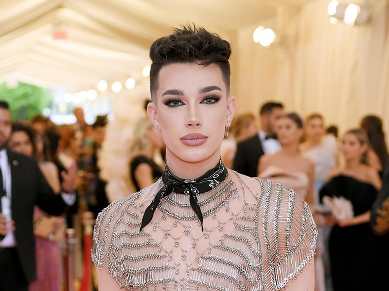 ジェームス・チャールズ、「グミ」が原因でキャリアの危機