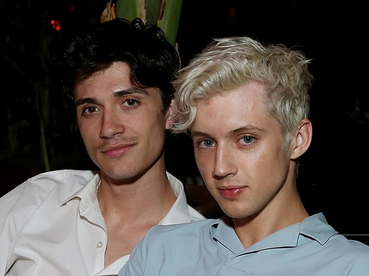 トロイ・シヴァン、恋人ジェイコブとMAC のモデルに起用