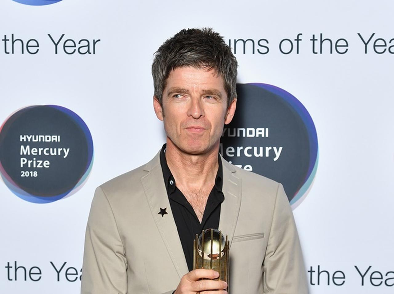 ノエル・ギャラガー、家を購入したから「グッズを買って」と日本のファンに依頼