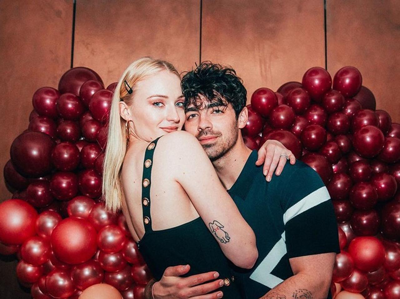 ジョー・ジョナス＆ソフィー・ターナーが結婚！あのセレブがライブ配信する