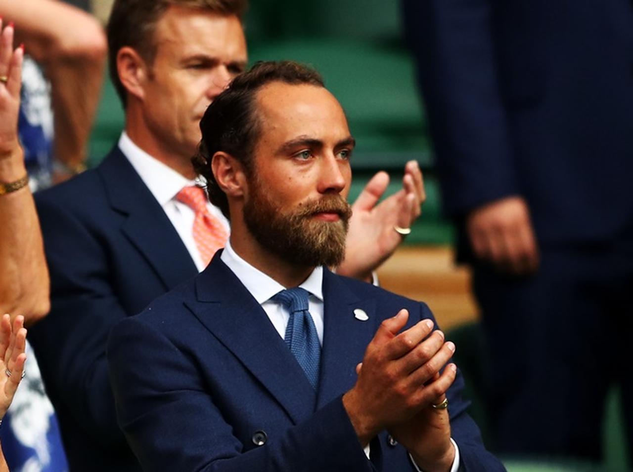 キャサリン妃イケメン弟、新恋人とカップルコーデ姿をお披露目