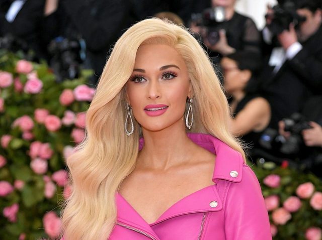 リアル・バービーに変身して絶賛のケイシー、メイクの舞台裏を公開！【メットガラ2019】