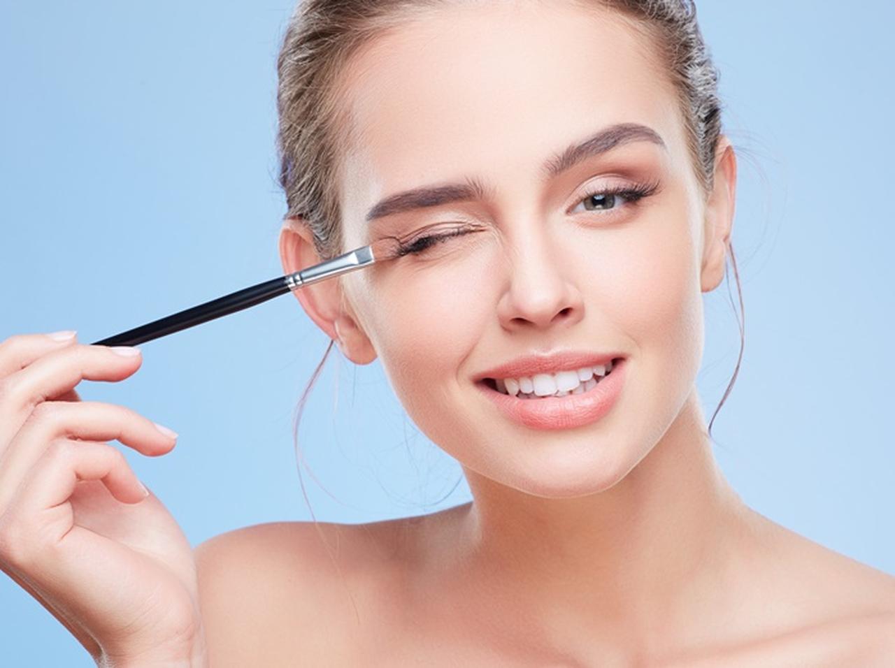 どのメイクツールが正解？アイシャドウを美しく仕上げるベストな方法