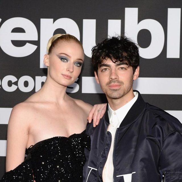 ジョー・ジョナスとソフィー・ターナーのベガス婚、母親が知ったのは挙式直前