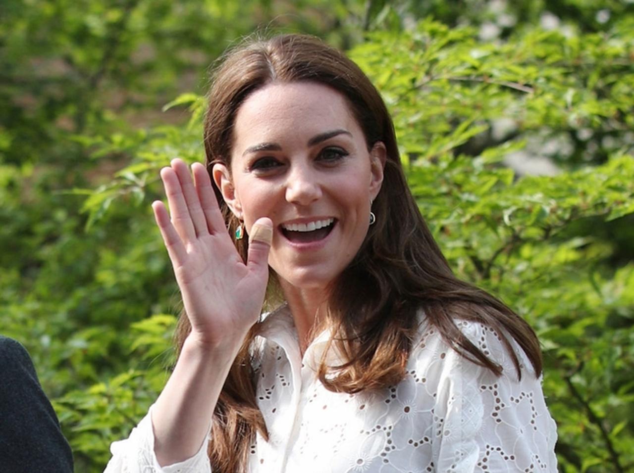 キャサリン妃、日本でも買える「6,000円」台のスニーカーを履きこなす