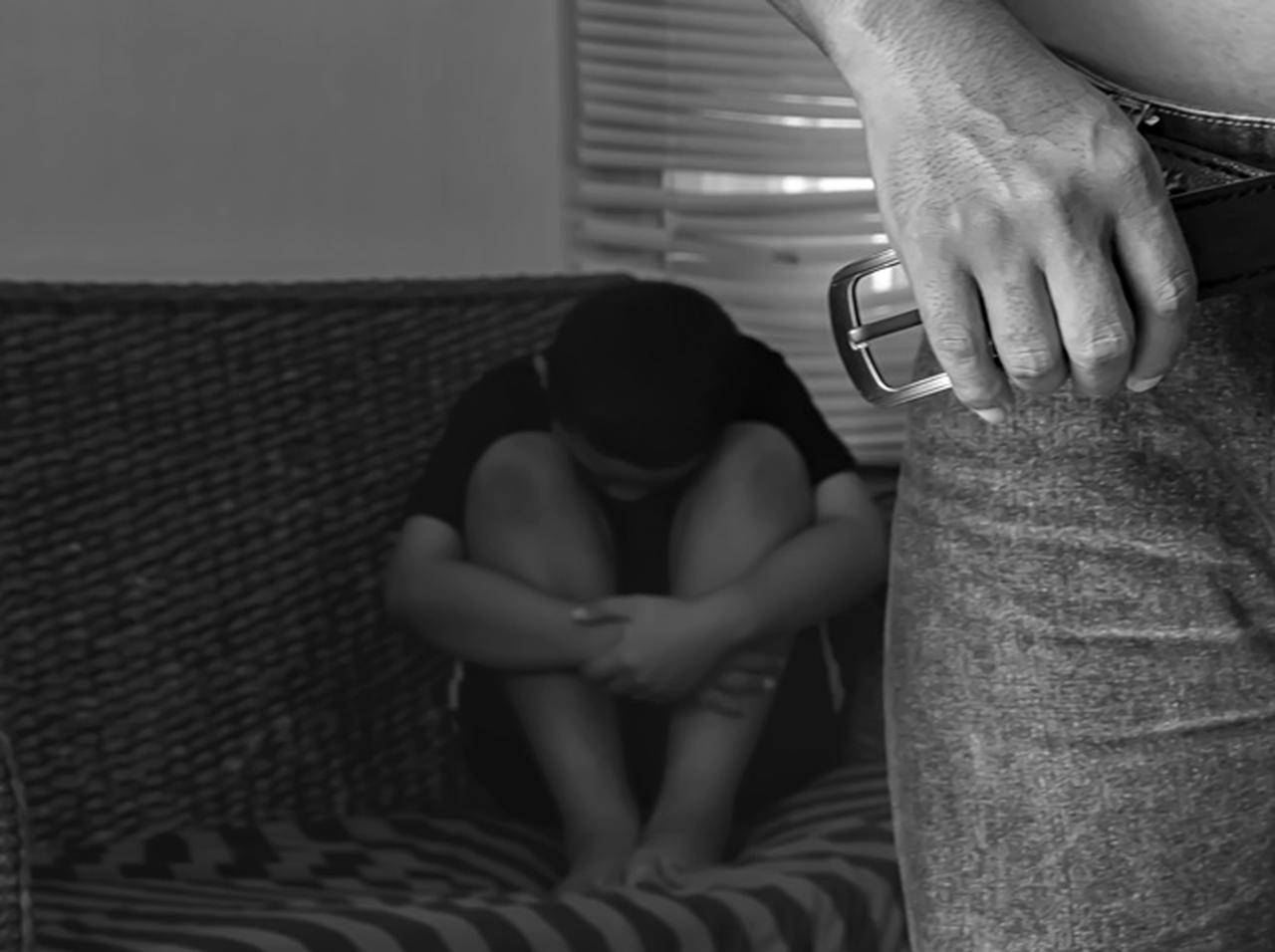 元小学校教師が7歳少年を性的いたずら、逮捕後に「殺し屋」を雇う