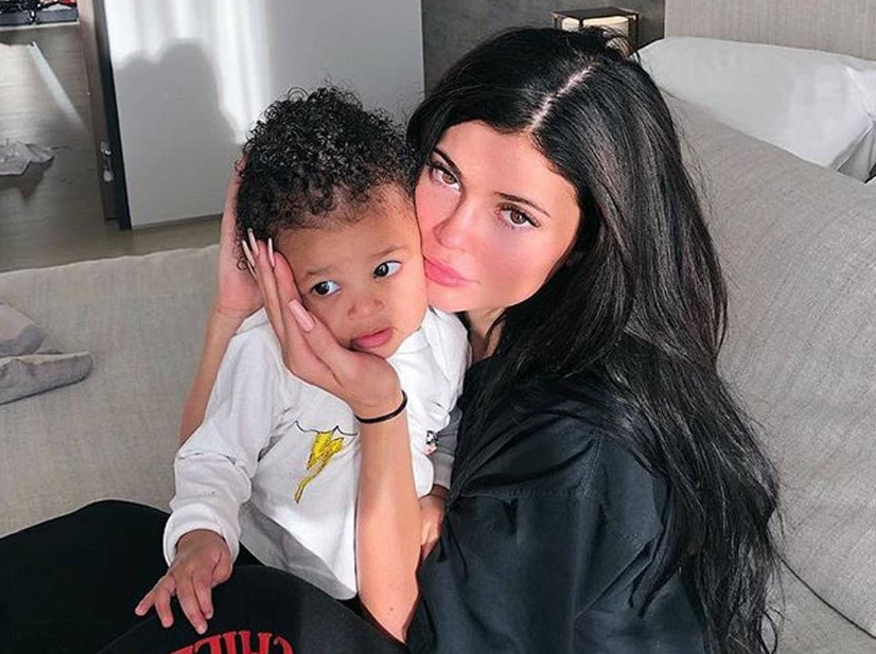 カイリー・ジェンナー、“ママ経験”活かし今度は「ベビー用品」ブランド設立へ