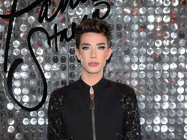 ジェームス・チャールズ、同性愛者ではない男性に「性的プレッシャー」