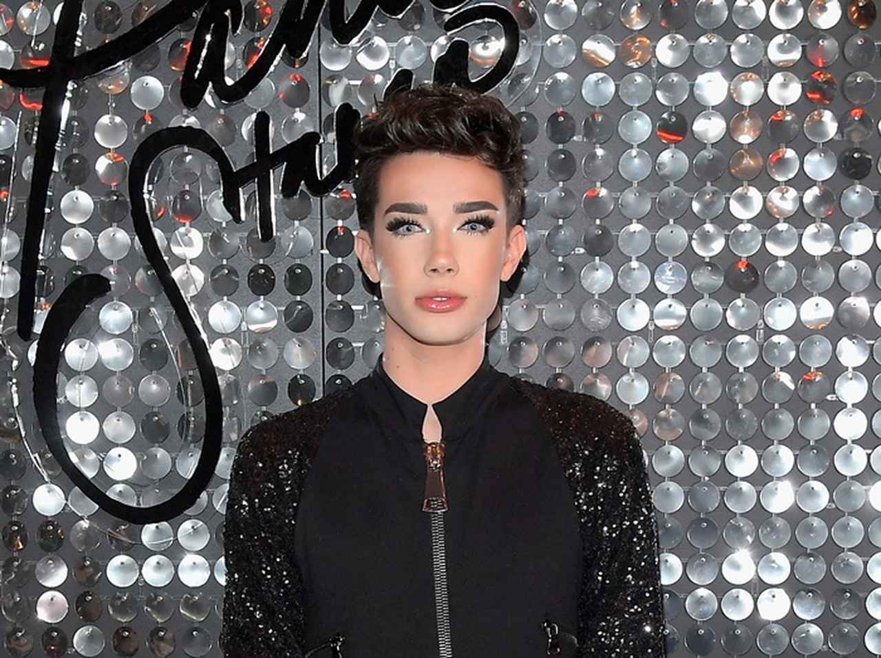 ジェームス・チャールズ、同性愛者ではない男性に「性的プレッシャー」