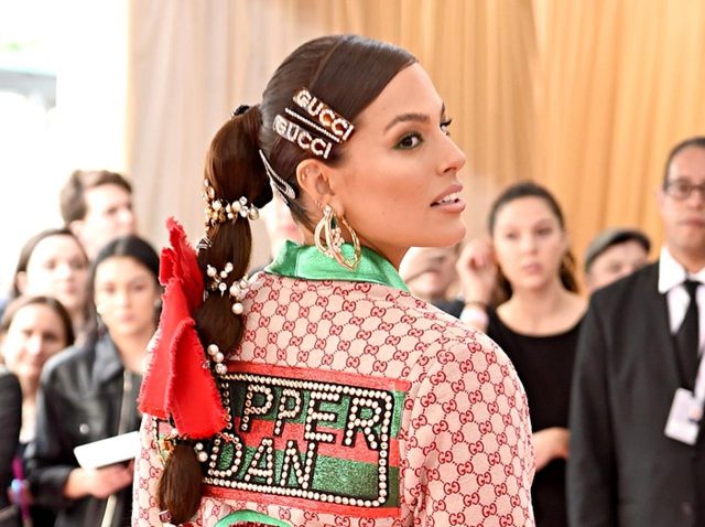 メットガラに登場した人気モデルのメイク、なんと1500円のプチプラコスメ！