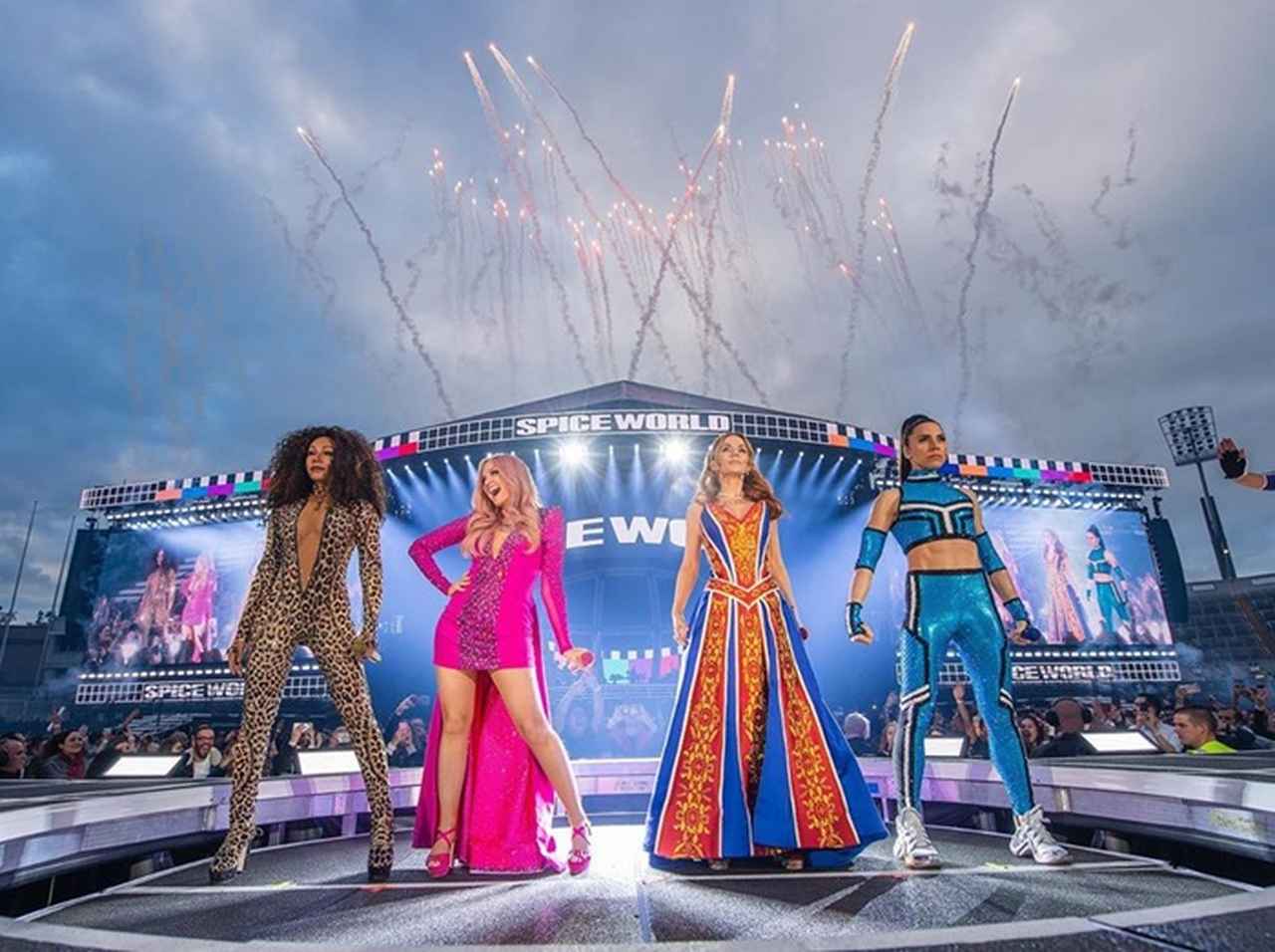 スパイス・ガールズ、再結成ツアーが開幕！ヴィクトリア・ベッカムも応援